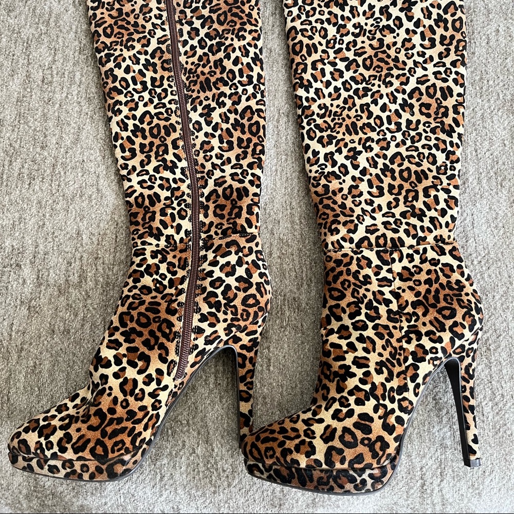 Women’s Platform Stilletto Leopard Print Boot.        Size 9. Worn Once.